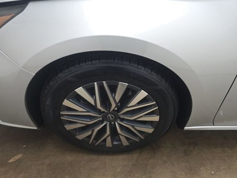 Used 2023 Nissan Altima 2.5 SV image 19