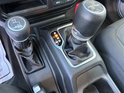 New 2023 Jeep Gladiator Willys image 29