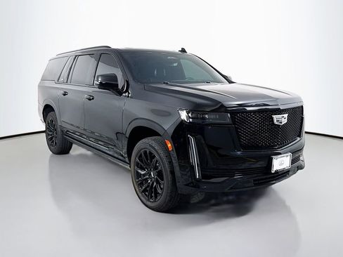 Used 2024 Cadillac Escalade ESV Sport Platinum w/ LPO, ONYX Package AWD/4WD image 3