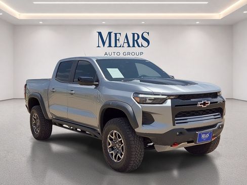 Used 2024 Chevrolet Colorado ZR2 w/ Technology Package AWD/4WD image 7