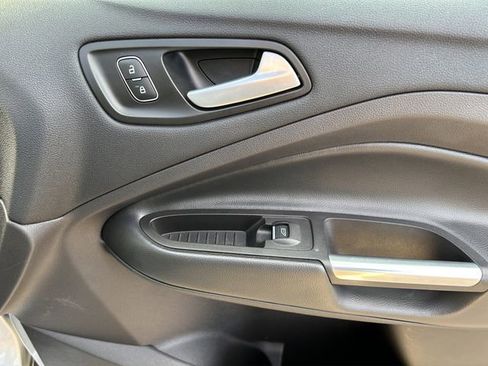 Used 2018 Ford Escape Titanium image 21