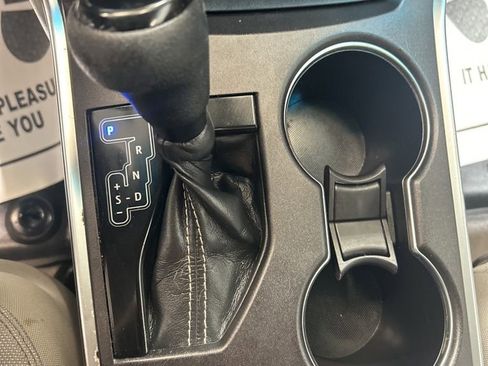 Used 2016 Toyota Camry LE image 29