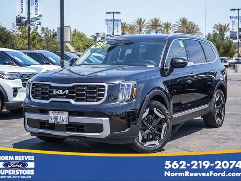 Used 2023 Kia Telluride S AWD/4WD image 1