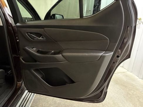 Used 2020 Chevrolet Traverse Premier w/ LPO, Floor Liner Package FWD image 23