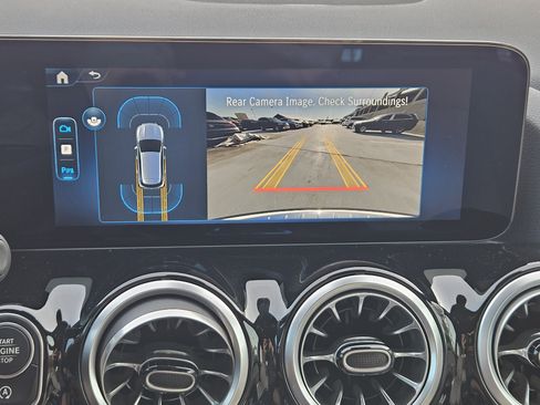 Used 2025 Mercedes-Benz GLA 250 image 18