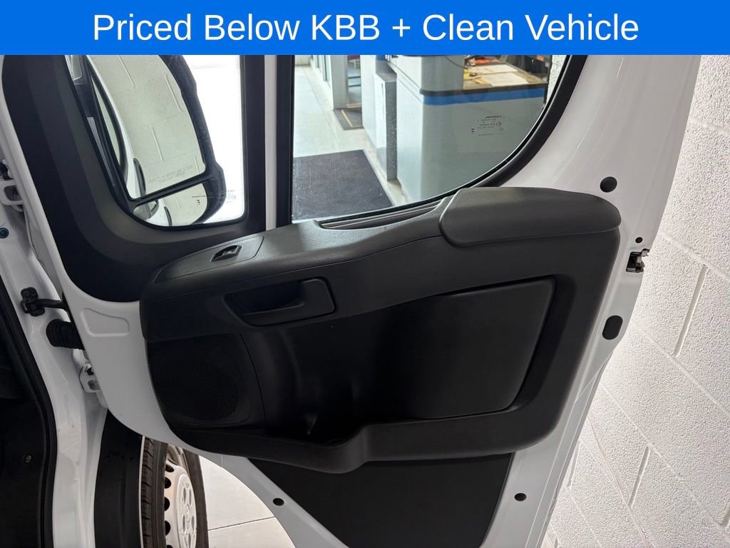 Used 2025 RAM ProMaster 2500 w/ U-Haul Equipment Group FWD image 18