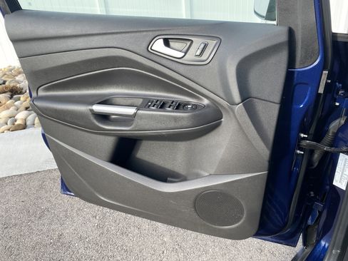 Used 2016 Ford C-MAX SE image 17