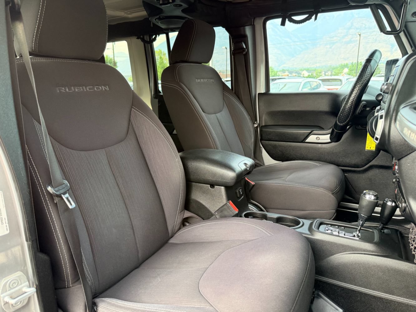Used 2013 Jeep Wrangler Unlimited Rubicon w/ Connectivity Group AWD/4WD image 18