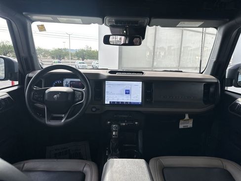 Used 2024 Ford Bronco Wildtrak AWD/4WD image 21