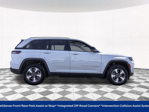 Used 2022 Jeep Grand Cherokee Limited 4xe w/ Luxury Tech Group II AWD/4WD image 12