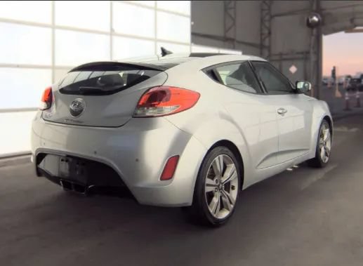 Used 2012 Hyundai Veloster w/ Style Pkg FWD image 2