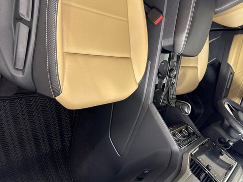 Used 2022 Volkswagen Atlas Cross Sport SE image 25