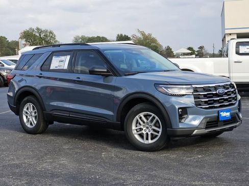 New 2026 Ford Explorer Active image 2