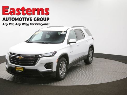 Used 2022 Chevrolet Traverse LT image 57
