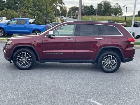 Used 2017 Jeep Grand Cherokee Limited image 10