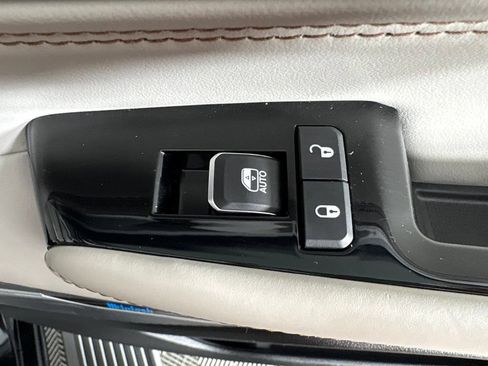 Used 2023 Jeep Grand Wagoneer L 4WD w/ Rear Seat Video Group 1 image 47