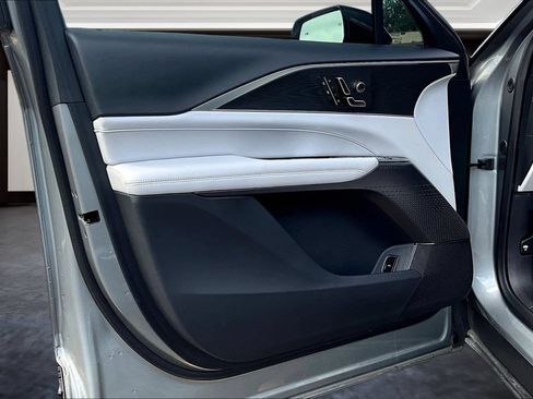Certified 2025 Cadillac Lyriq Luxury w/ LPO, Floor Liner Package AWD/4WD image 19