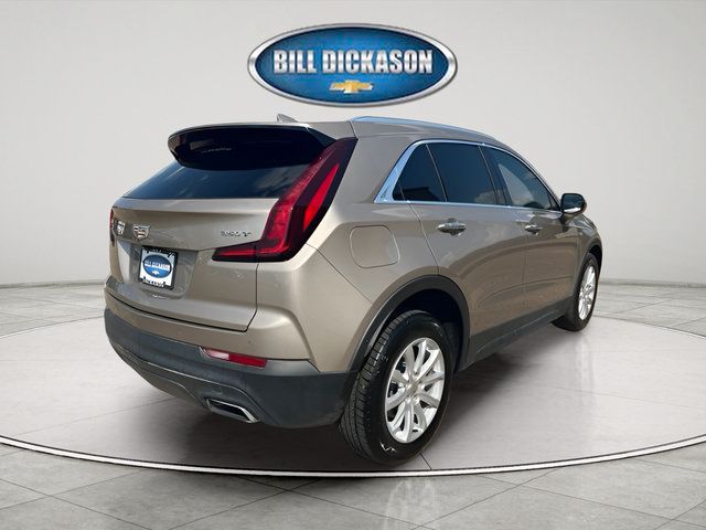 Used 2023 Cadillac XT4 Luxury w/ Cold Weather Package FWD image 9