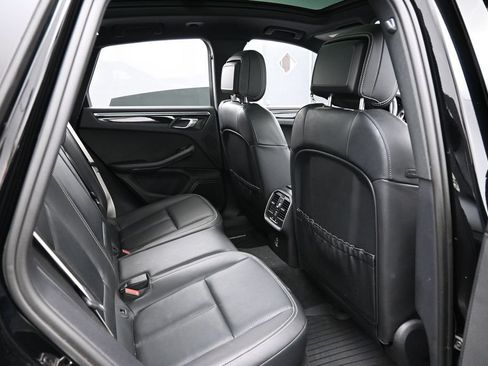 Certified 2023 Porsche Macan S AWD/4WD image 27