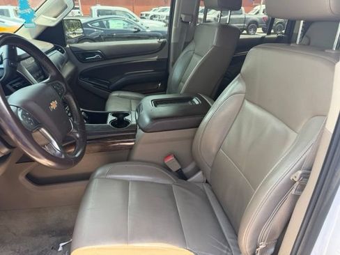 Used 2015 Chevrolet Suburban LT RWD image 11