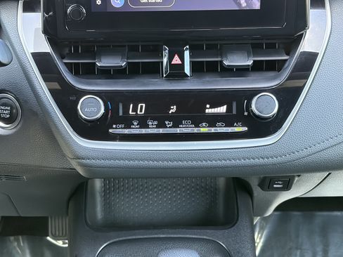 Certified 2025 Toyota Corolla SE FWD image 14