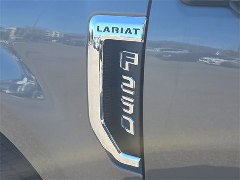 Used 2022 Ford F250 Lariat w/ Chrome Package image 8