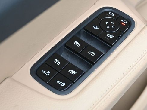 Certified 2021 Porsche Cayenne S image 9