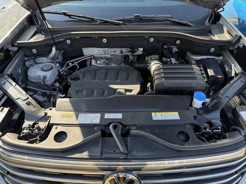 Used 2025 Volkswagen Atlas SE AWD/4WD image 25