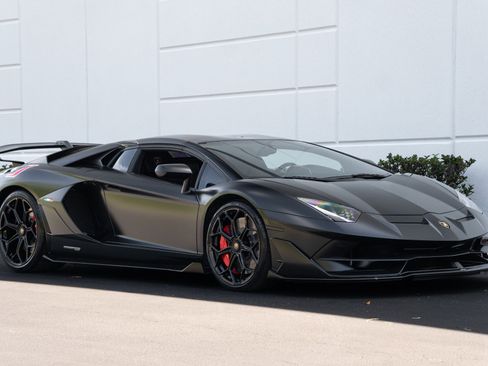 Used 2020 Lamborghini Aventador SVJ AWD/4WD image 4