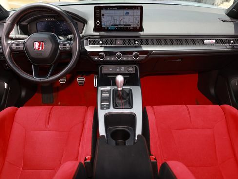 Used 2025 Honda Civic Type R image 2