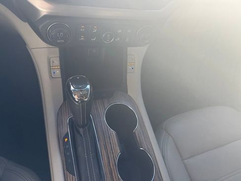 Used 2019 GMC Acadia Denali w/ Technology Package FWD image 20