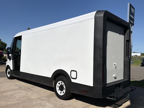 Used 2024 Chevrolet Brightdrop 600 w/ Commercial Equipment Package AWD/4WD image 4