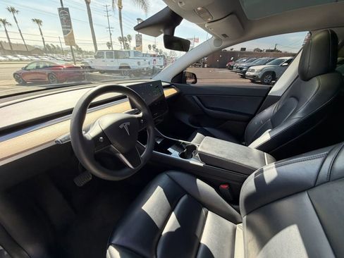 Used 2020 Tesla Model Y Long Range AWD/4WD image 11