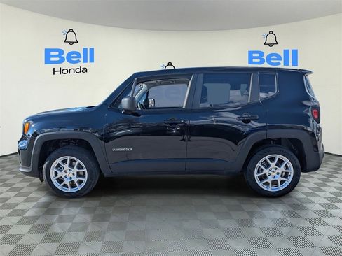Used 2023 Jeep Renegade Latitude image 2