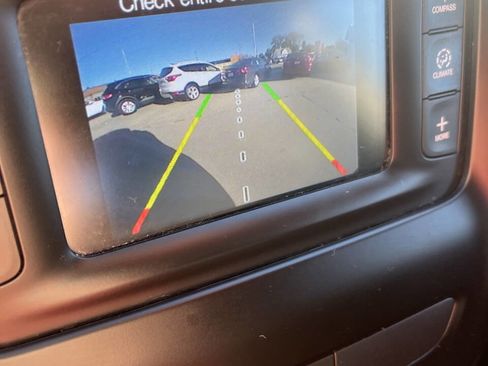 Used 2015 Jeep Cherokee Latitude w/ Cold Weather Group image 13