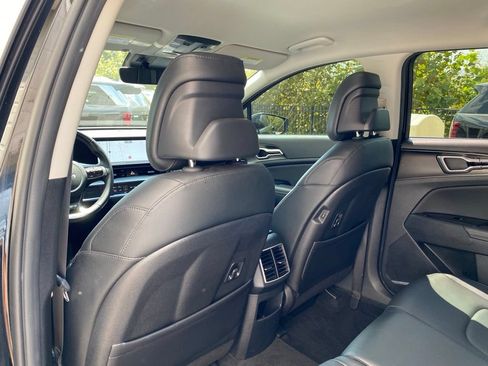 Used 2025 Kia Sportage EX FWD image 34