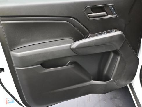 Used 2024 Chevrolet Colorado W/T RWD image 10
