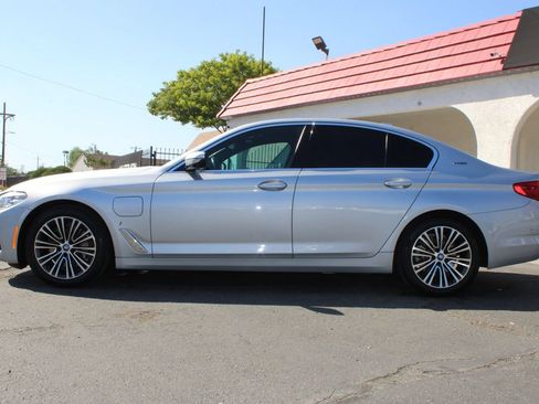 Used 2019 BMW 530e w/ Premium Package RWD image 43