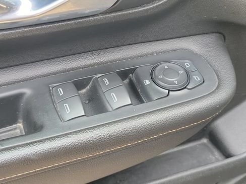 Used 2019 GMC Terrain SLE FWD image 25