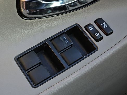 Used 2009 Toyota Camry LE image 25