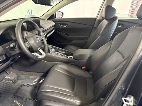 Used 2023 Honda Accord Touring image 14