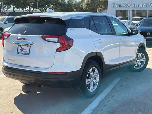 Used 2024 GMC Terrain SLE image 5