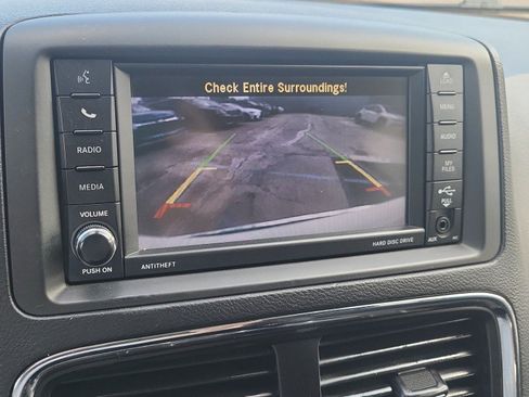 Used 2019 Dodge Grand Caravan SE FWD image 26