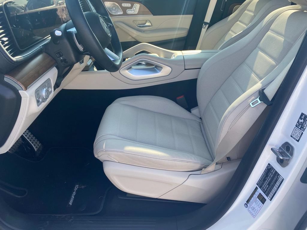 Used 2025 Mercedes-Benz GLS 580 4MATIC image 24