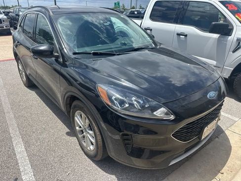 Used 2020 Ford Escape SE FWD image 2