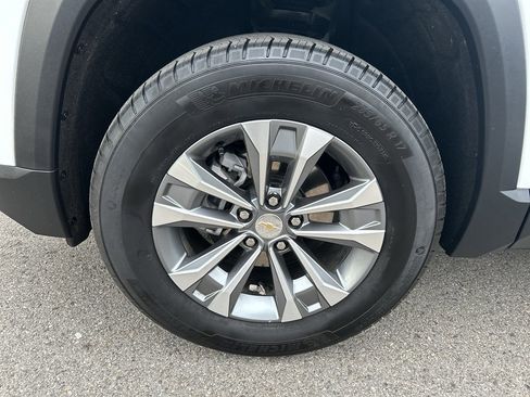 Used 2025 Chevrolet Equinox LT image 9