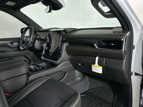 New 2026 GMC Yukon XL Elevation w/ Elevation Premium Package AWD/4WD image 30