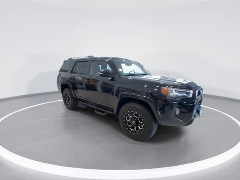 Used 2019 Toyota 4Runner SR5 Premium AWD/4WD image 2