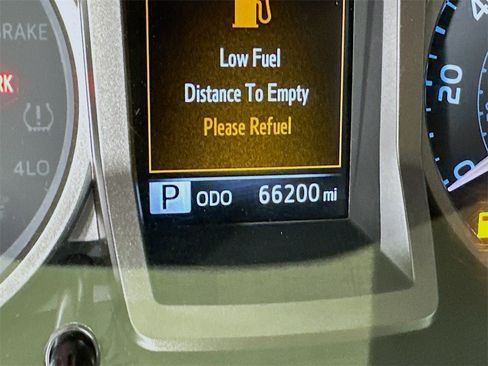 Used 2022 Toyota Tacoma SR5 w/ Technology Package image 25