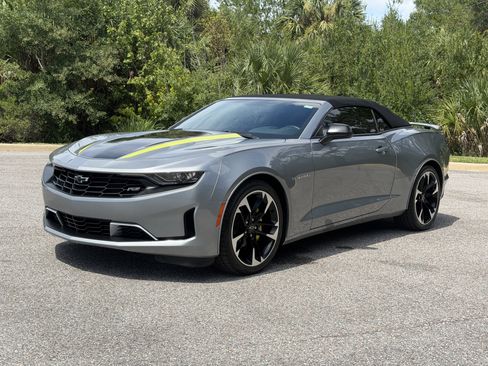 Used 2023 Chevrolet Camaro LT RWD image 6